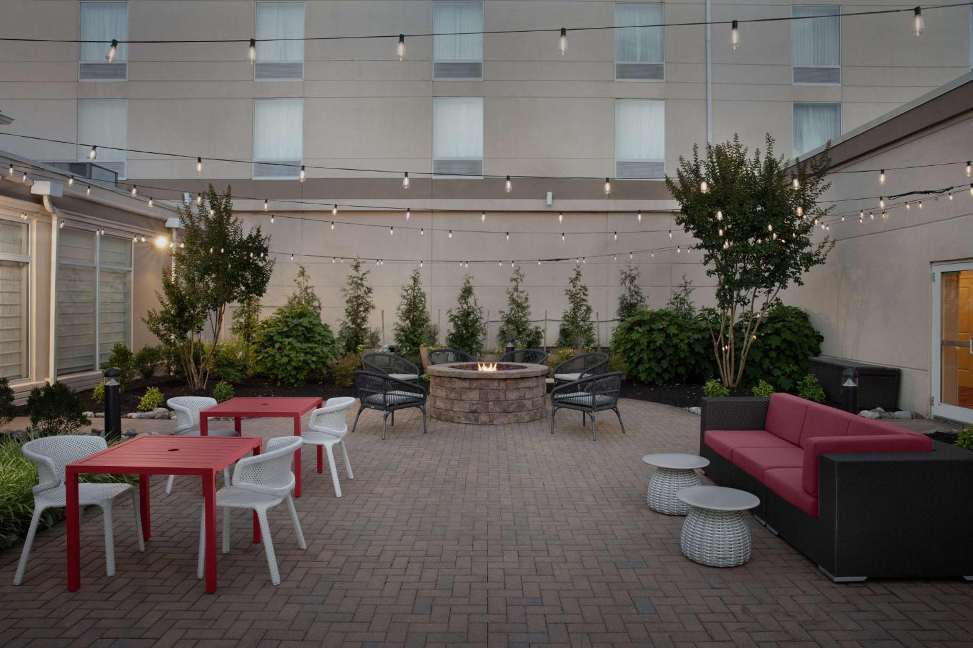 Hilton Garden Inn Philadelphia-Fort Washington Luaran gambar